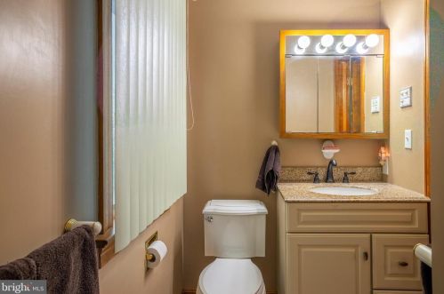 5160 Grandview Rd, Hanover PA 17331-7885 exterior