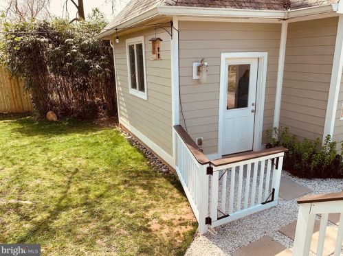 2233 Luzerne Ave, Silver Spring MD 20910-2135 exterior