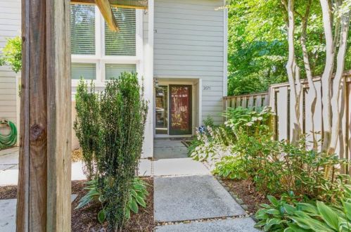 2071 Clairmeade Valley Rd, Atlanta, GA 30329-1012