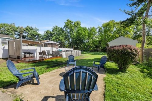 38 Violet St, Windsor, CT 06095-4307
