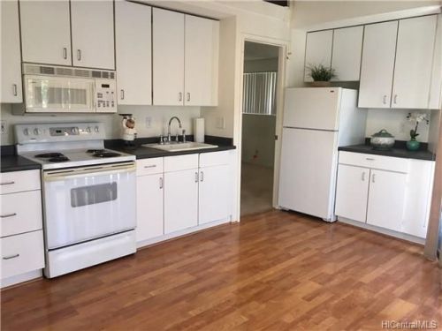 2860 Waialae Ave, Honolulu HI  96826-1829 exterior