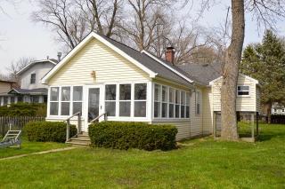 23075 Lake Shore Dr, Antioch, IL 60002-8756
