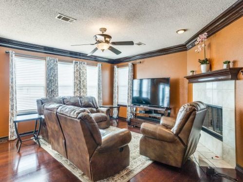 6008 Mckaskle Dr, Fort Worth TX  76119-1608 exterior