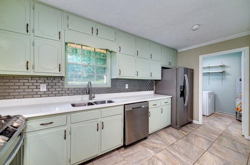 85 Amanda Ct, Stockbridge GA  30281-2504 exterior