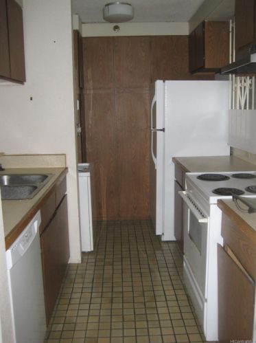 2100 Date St, Honolulu HI  96826-4033 exterior
