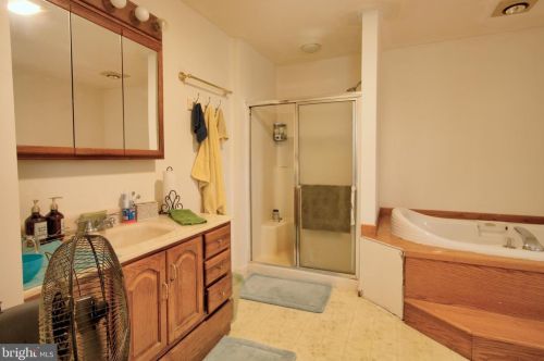 4907 Mariners Dr, Shady Side MD 20764-9752 exterior