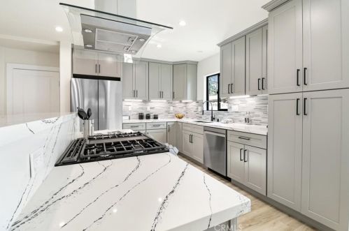295 Poppyfields Dr, Altadena CA  91001-4837 exterior