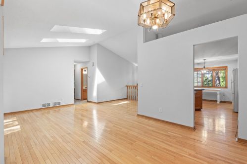 15864 Garden View Ct, Saint Paul MN  55124-7015 exterior