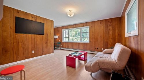 69 Bayberry Rd, Princeton NJ  08540-7418 exterior