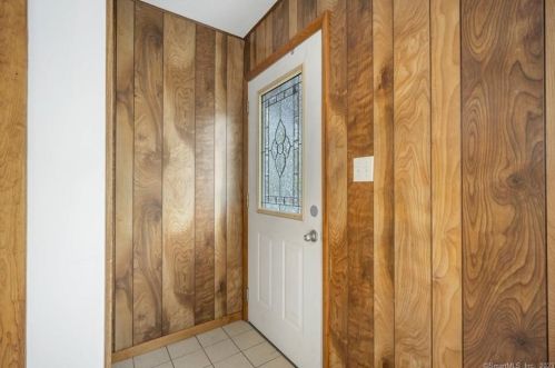 55 West St, Huntington CT  06484-2217 exterior