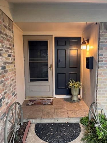 2307 Fyke Rd, Carrollton TX  75006-7705 exterior