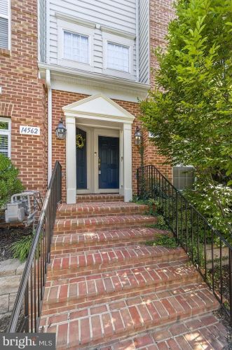 14560 Marlow St, Gainesville, VA 20155-4054
