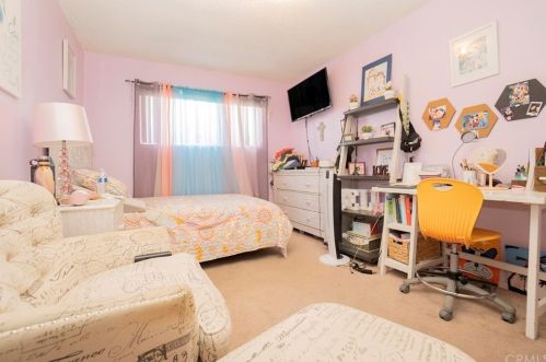 3210 134th Pl, Hawthorne CA  90250-6319 exterior