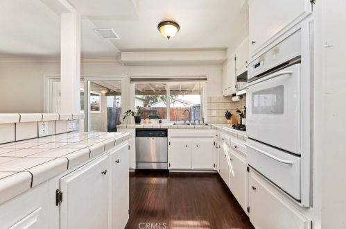 5012 Holbrook St, Anaheim CA  92807-1103 exterior