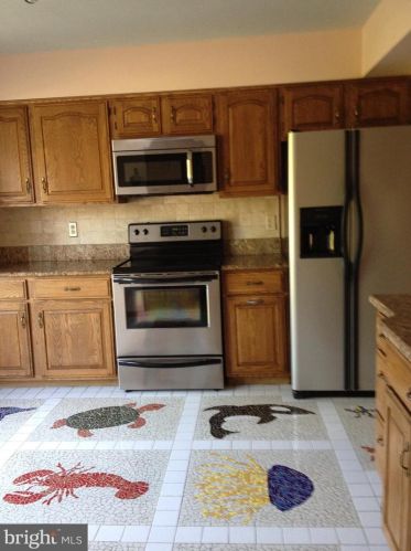 6526 Westmore Ct, Springfield VA  22150-4262 exterior
