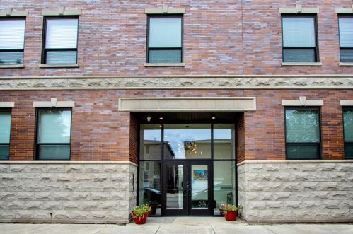 3255 Shields Ave, Chicago, IL 60616-3601