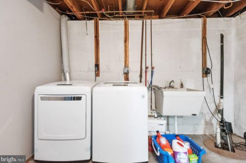 201 Newport Dr, Severna Park MD exterior