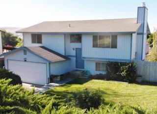 204 Goodlander Rd, Selah, WA 98942-8845