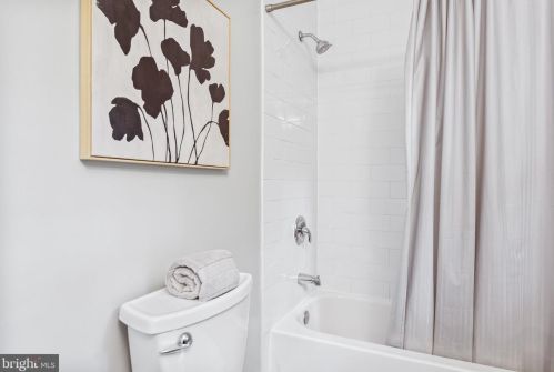 305 Melbourne Ave, Silver Spring MD 20901-2818 exterior