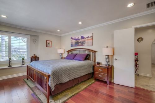 305 Kenmore St, Anaheim CA  92804-2114 exterior