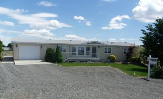 327 Buttercup Ln, Desert Aire, WA 99349-1937