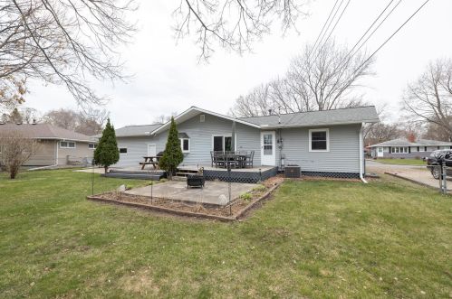 4266 Jasper Dr, Saint Paul MN  55122-2011 exterior