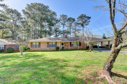 5618 Lions Club Dr, Lilburn, GA 30047-6140