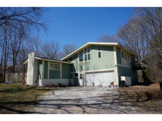 672 Falls Rd, Shelburne VT  05482-7009 exterior
