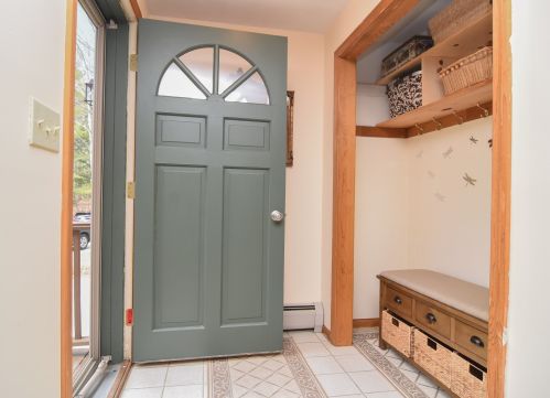 8 Lakin Rd, Brookline, NH 03033-2493