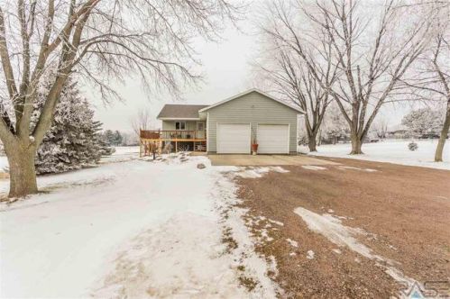 25557 Rock Ridge Ave, Renner, SD 57055-5912