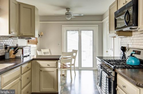 405 Avondale Ave, Haddonfield NJ 08033-2809 exterior