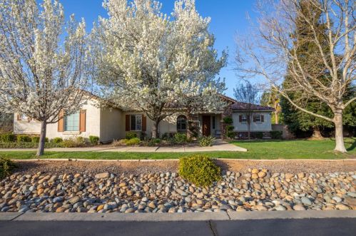 9745 Silvergate Ln, Elk Grove, CA 95624-3990
