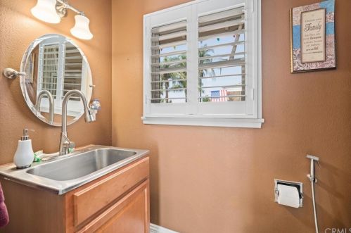 2321 Daventry Rd, Riverside CA  92506-1531 exterior