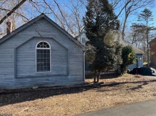 19 Oak Ave, Parsippany, NJ 07834-2223