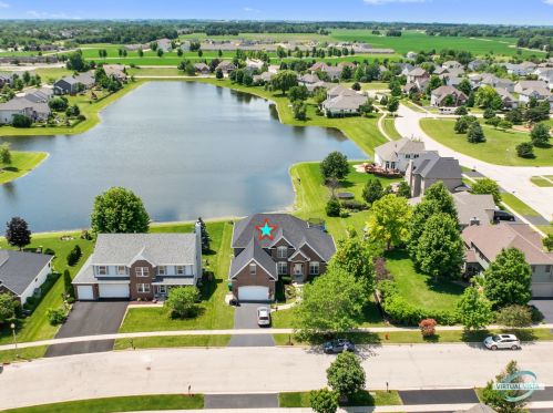 2247 Luther Lowell Ln, Sycamore IL  60178-8905 exterior