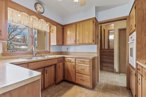 760 Iowa Ave, Saint Paul MN  55106-1018 exterior