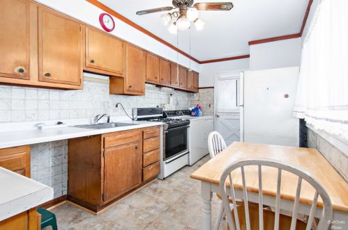 108 Hook Rd, Carpentersville, IL 60110-2224