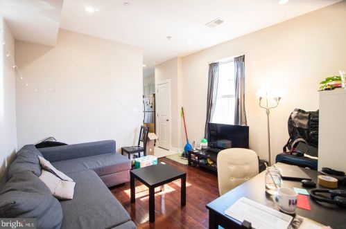 46 44 St, Philadelphia PA 19104-2939 exterior