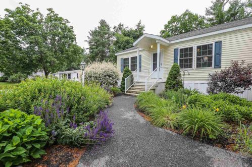 40 Fairfield Dr, Concord, NH 03301-5222
