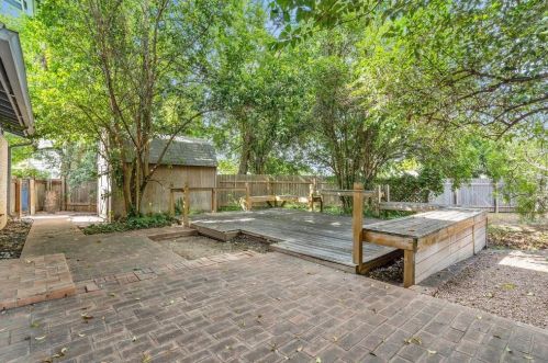 7204 Bucknell Dr, Austin TX  78723-1630 exterior