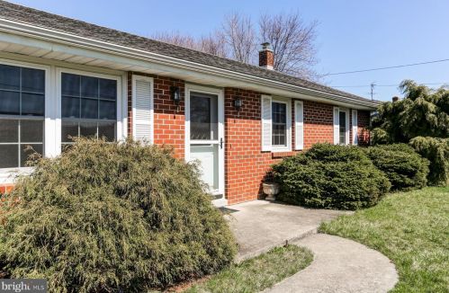 2187 Newville Rd, Carlisle, PA 17015-7748