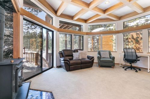 315 Skidder Trl, Truckee CA  96161-3930 exterior