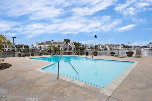 3561 Windspun Dr, Huntington Beach CA  92649-2027 exterior