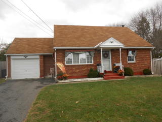 5 Lyons Ct, Delaware Park, NJ 08865-4264