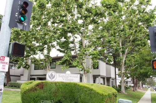 6524 Twin Circle Ln, Simi Valley CA  93063-6413 exterior