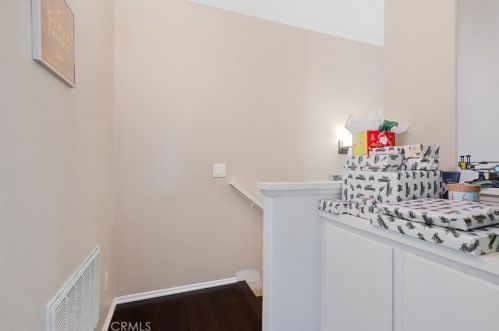1091 Positano Ave, Anaheim CA  92808-1542 exterior