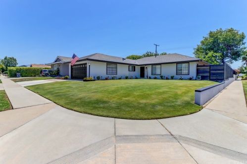 23072 Cavanaugh Rd, El Toro, CA 92630-3906