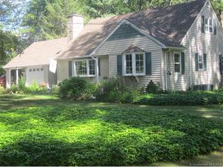 134 Mountain Rd, Cheshire, CT 06410-2635