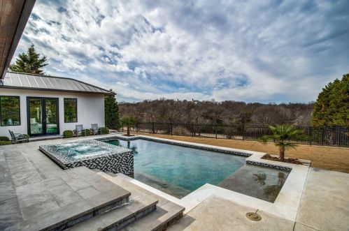 6821 Saucon Vly Dr, Fort Worth TX  76132-7125 exterior