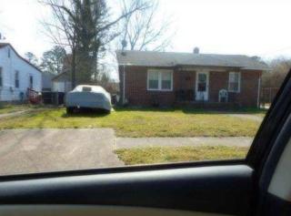 92 Manly St, Portsmouth, VA 23702-1047